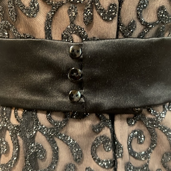 Ignite Evenings, Carolyn Black beaded peplum floor length formal gown women’s 6 - Picture 6 of 10